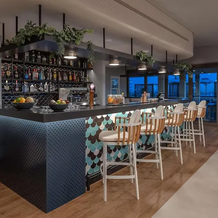 Doubletree By Hilton Azores Otel Lagoa (Azores)