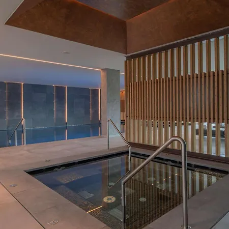Doubletree By Hilton Azores Otel