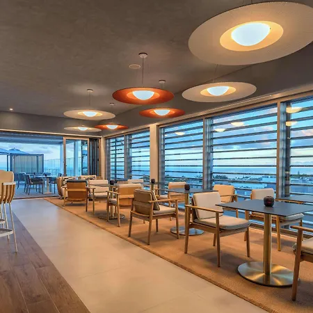 Doubletree By Hilton Azores Otel