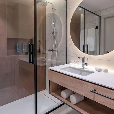 Doubletree By Hilton Azores Otel